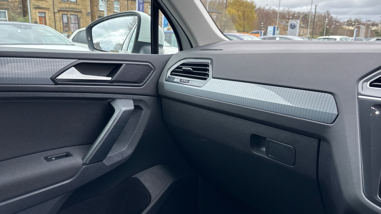 Volkswagen Tiguan 1.5 TSI Life 5dr Petrol Estate